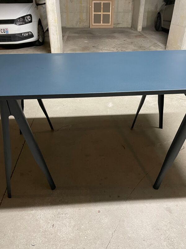 Table métal de marque Tolix Medecin France