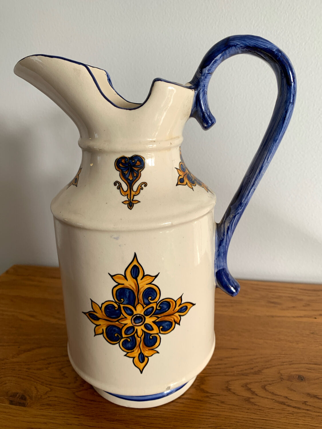 Old pitcher in earthenware G. Brachet – Limcolor – Terrasson – yellow decor