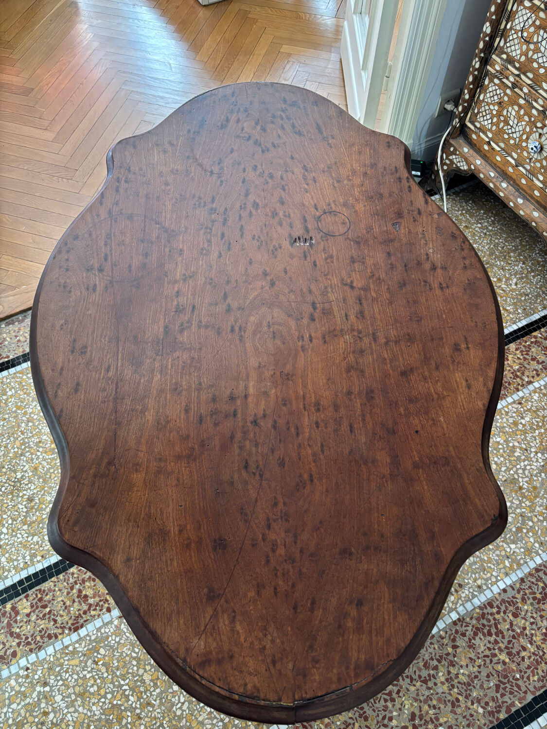 Violin Table