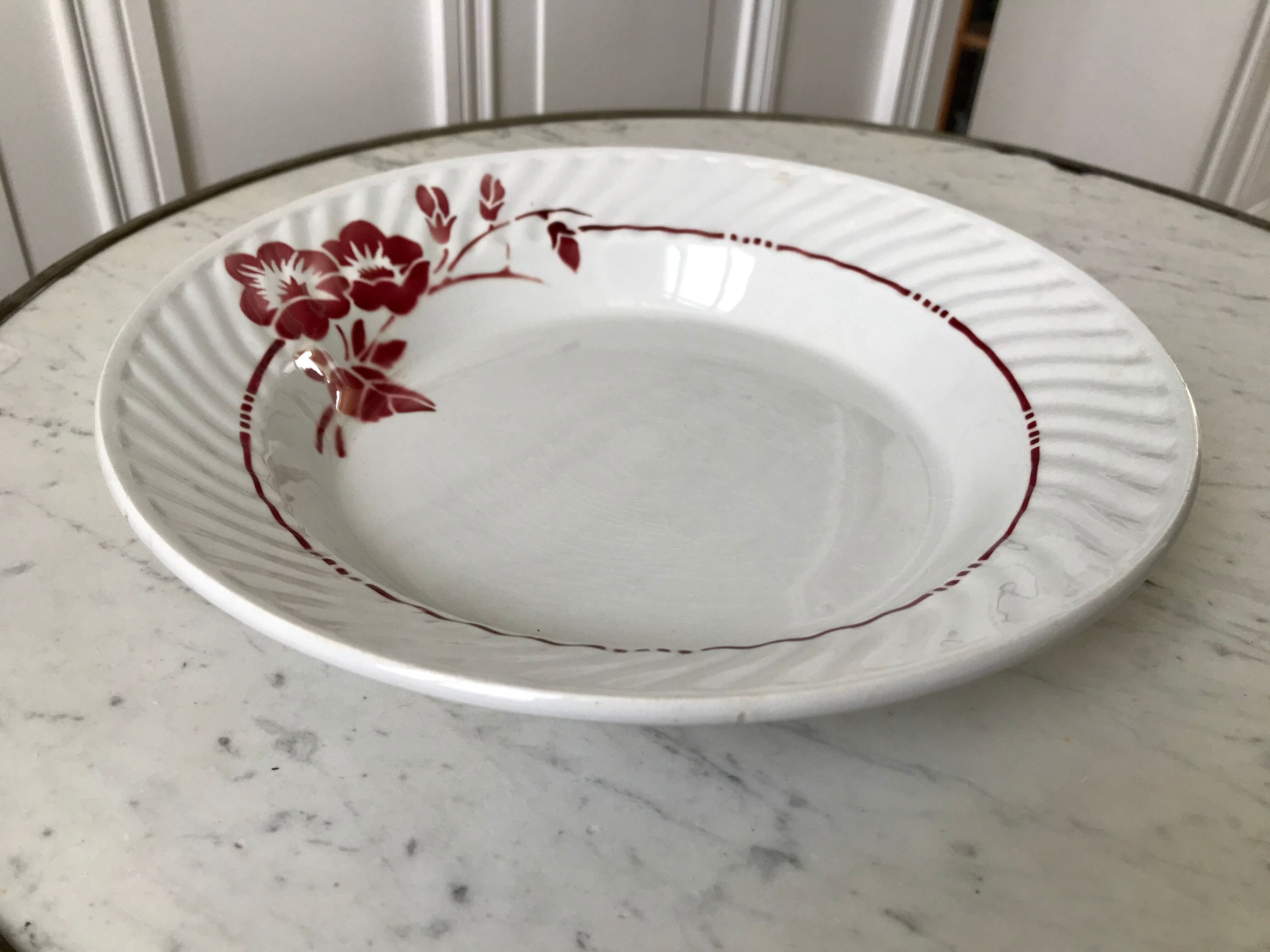 Hollow dish Saint-Amand small pink flowers 30s