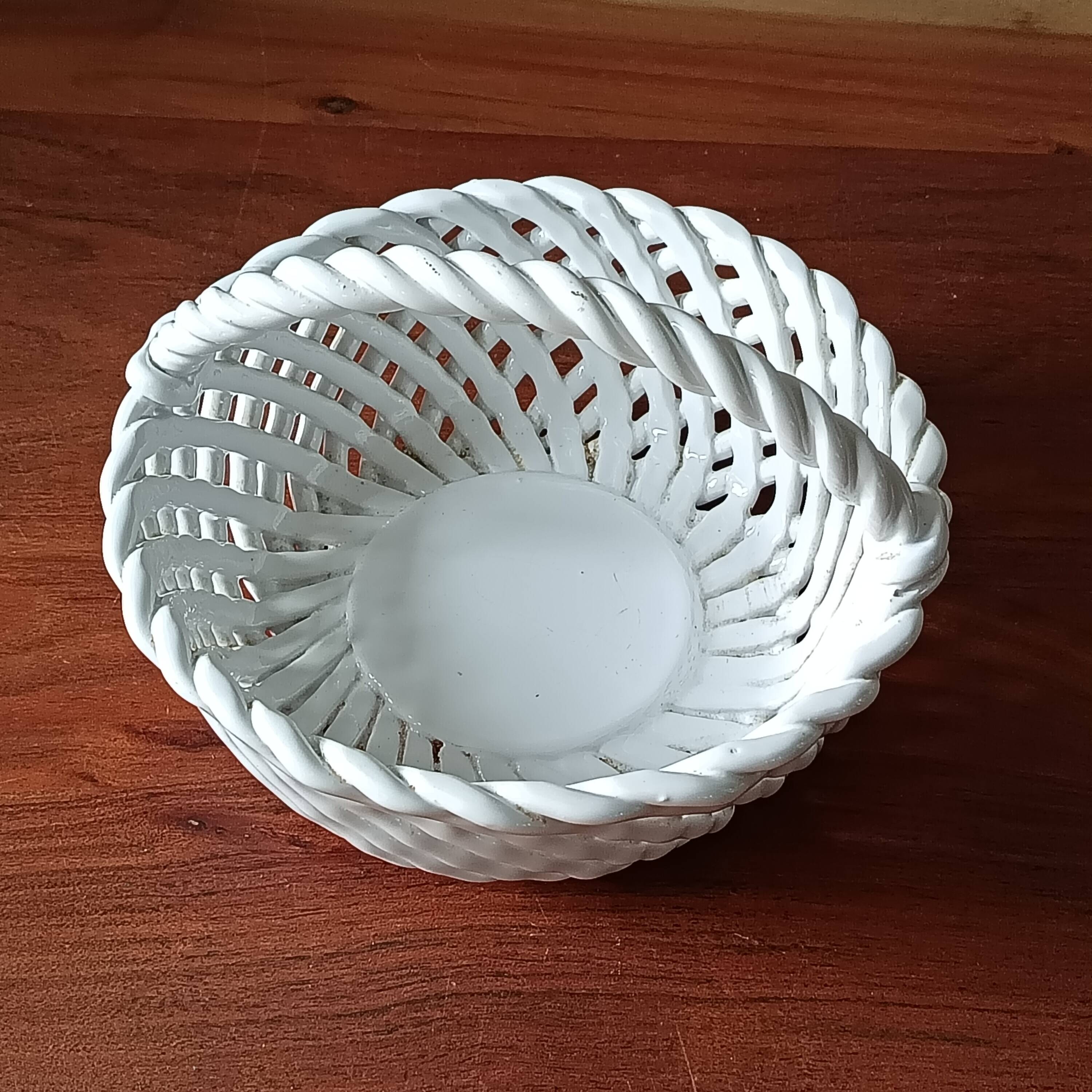 Small white twisted ceramic basket