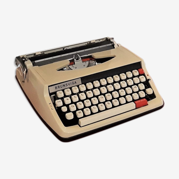 Vintage typewriter brunsviga