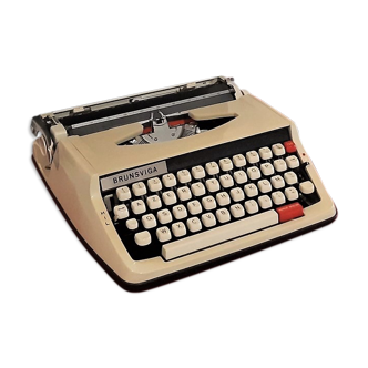 Vintage typewriter brunsviga