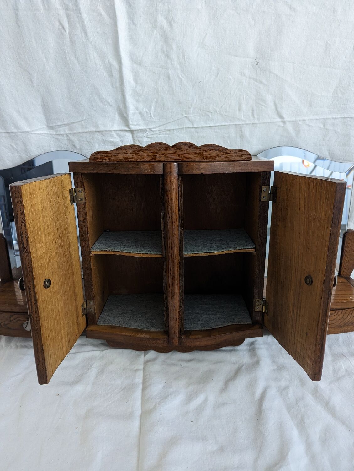 Art Deco bathroom shelf