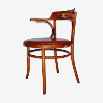 Fischel curved wooden chair