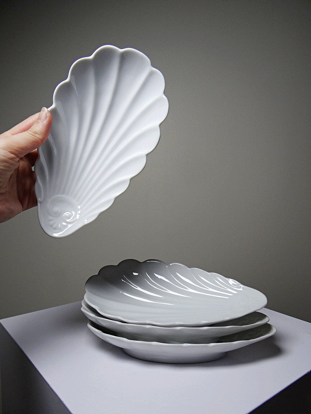 4 white porcelain Limoges shell rococo vintage dishes