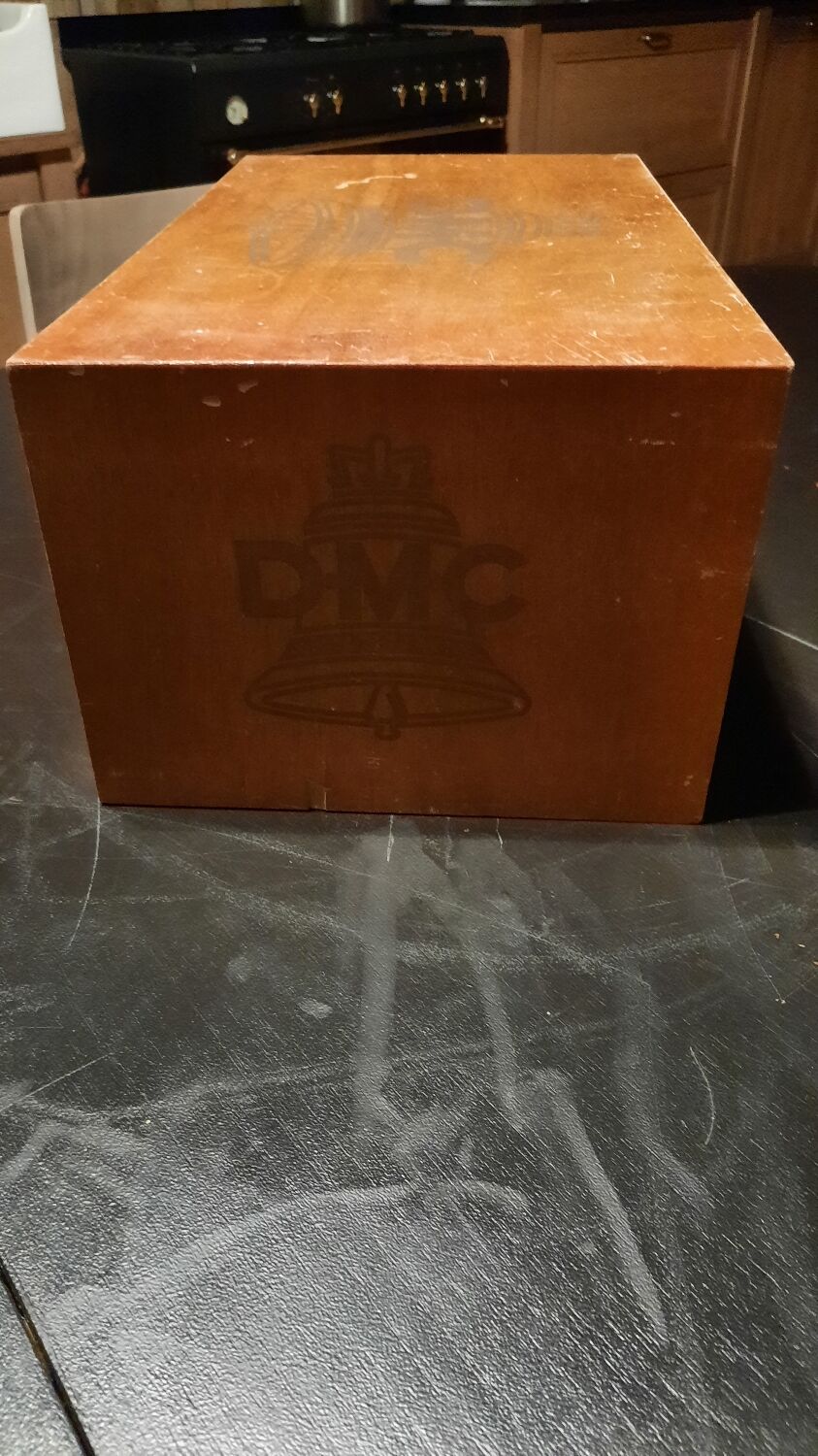 Meuble de mercerie DMC