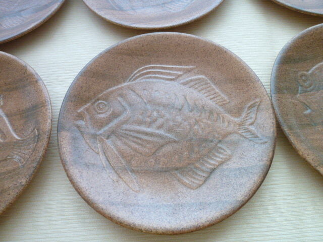 Set of 6 flat ceramic plates Chantillt Fish decoration in relief