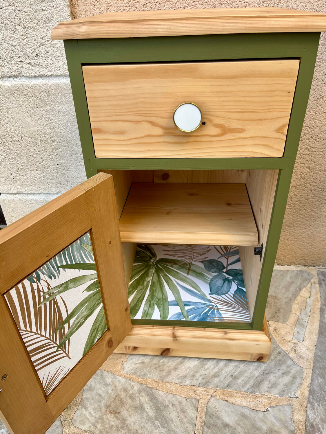 Pine bedside table with a green and raw wood makeover