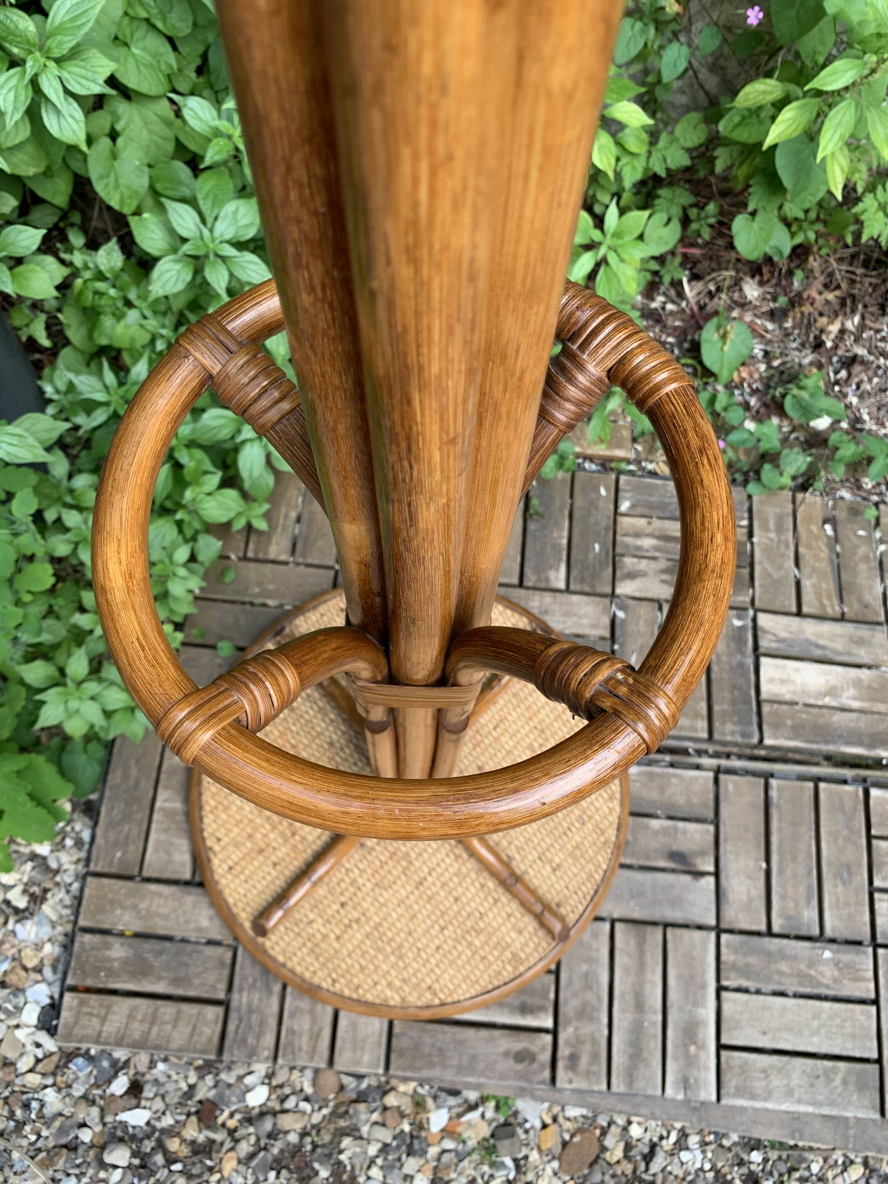 Perroquet portemanteau en rotin vintage 1970