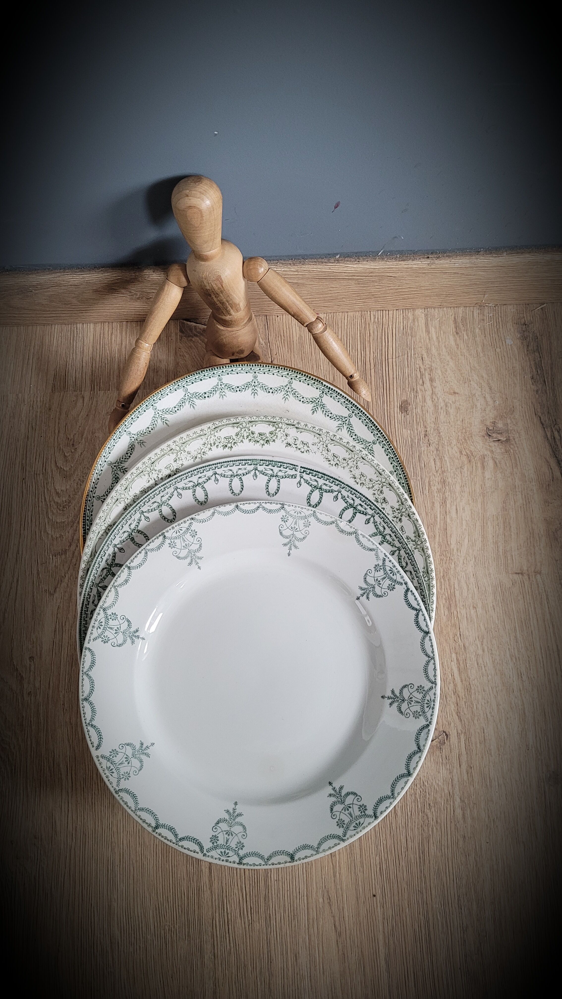Set 4 green mismatched plates