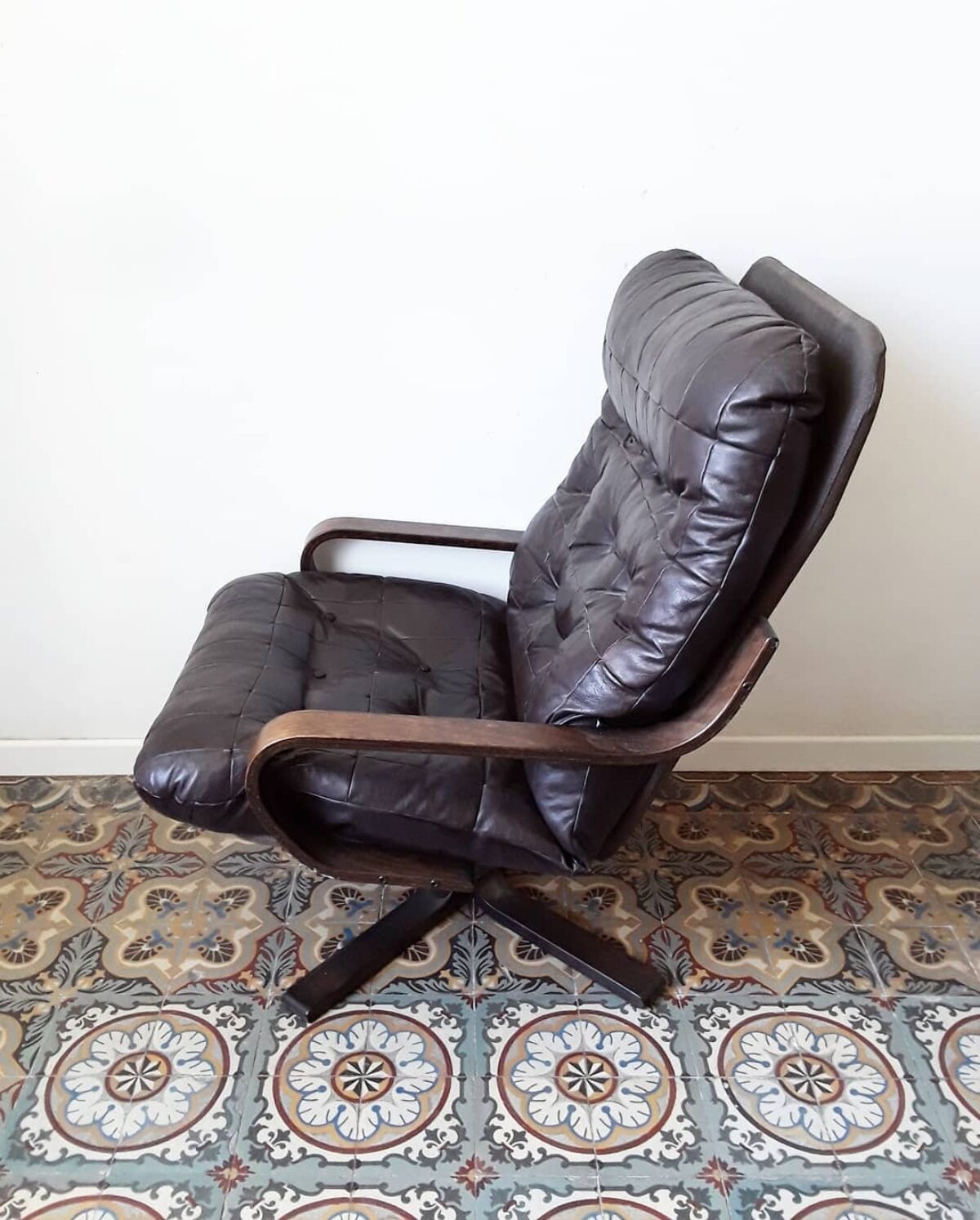 Leather recliner