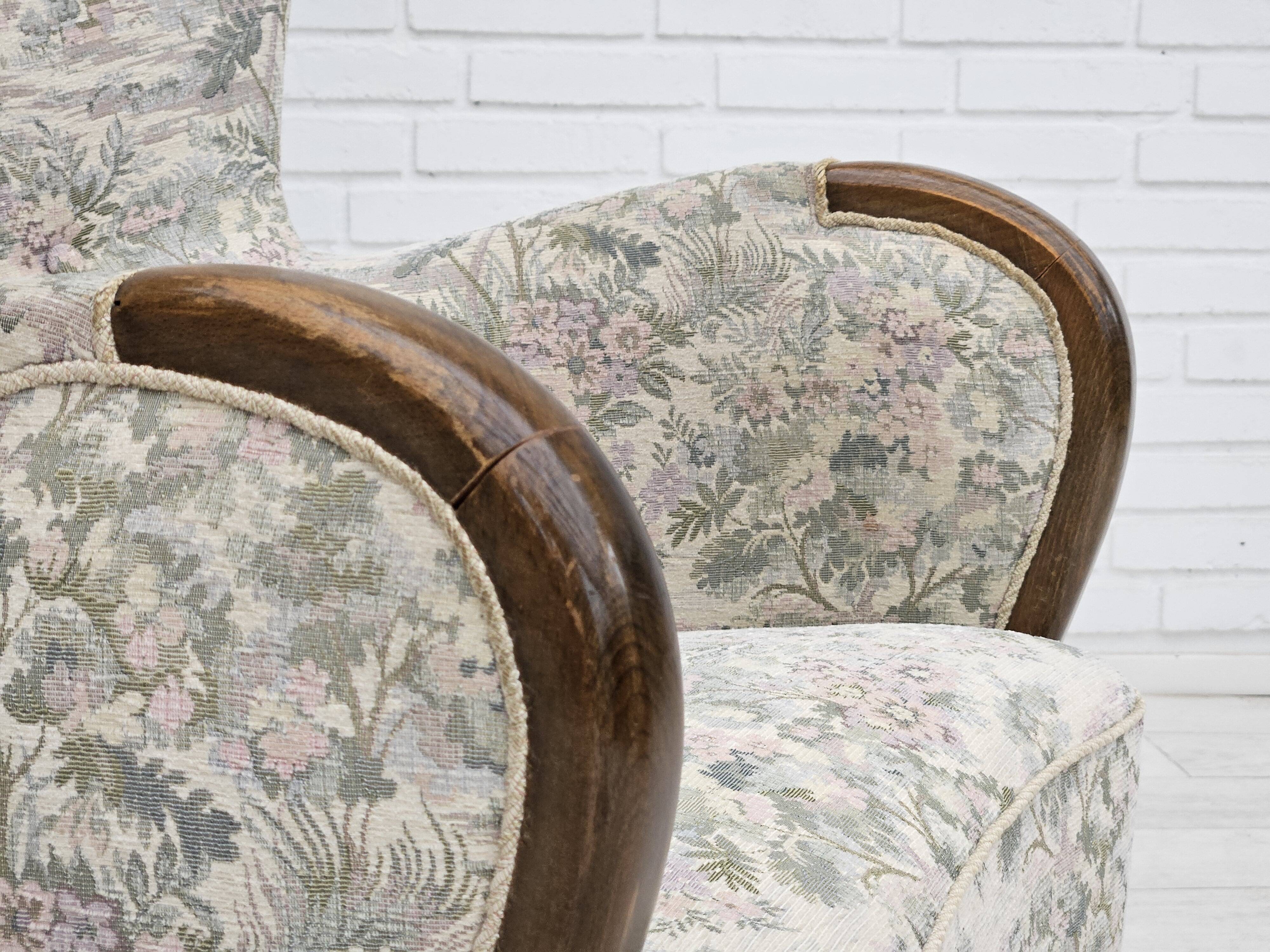Fauteuil danois années 1955-60 en tissu fleuri multicolore