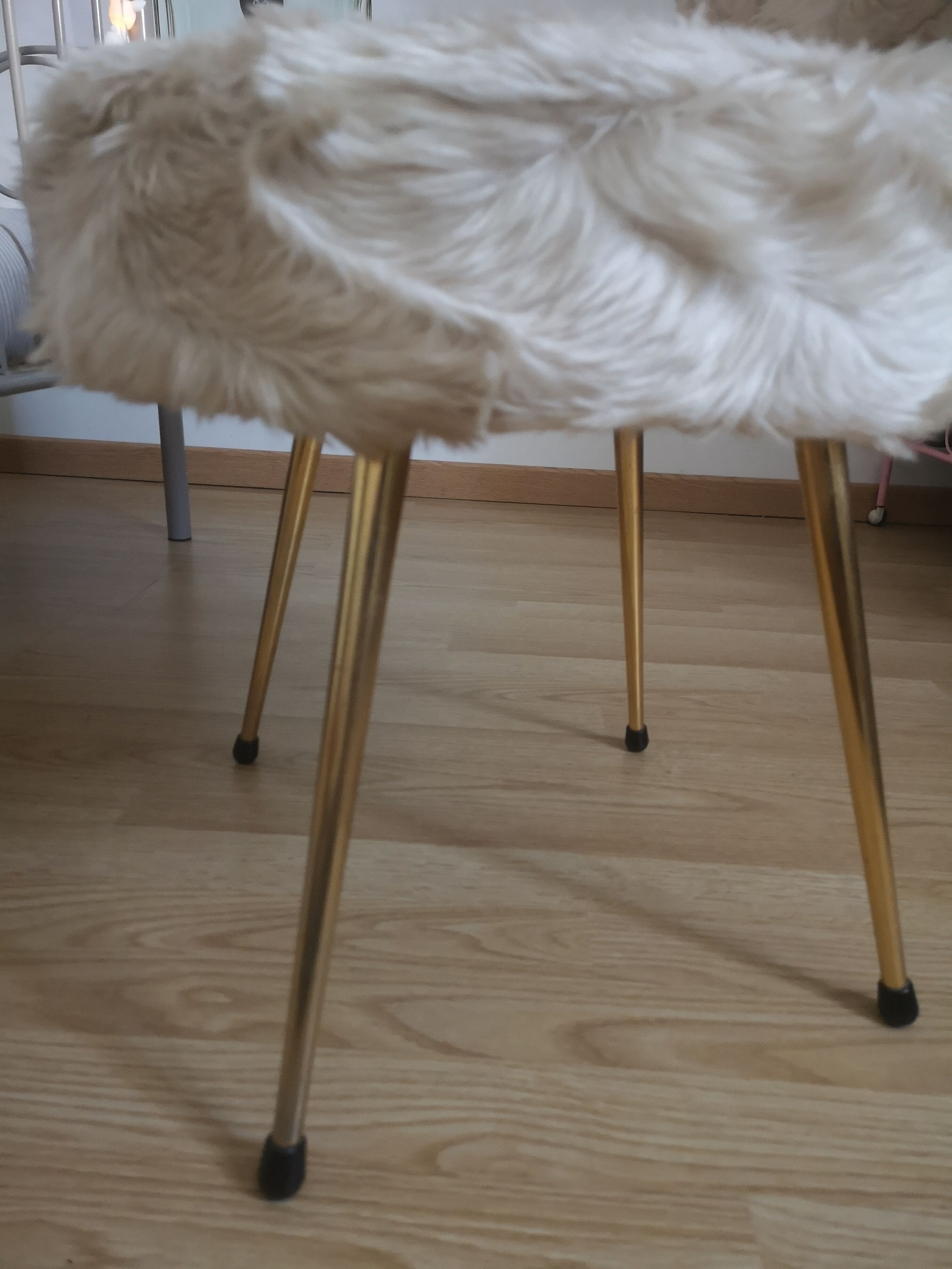 Pair of chairs pelfran moumoutes beige years 70