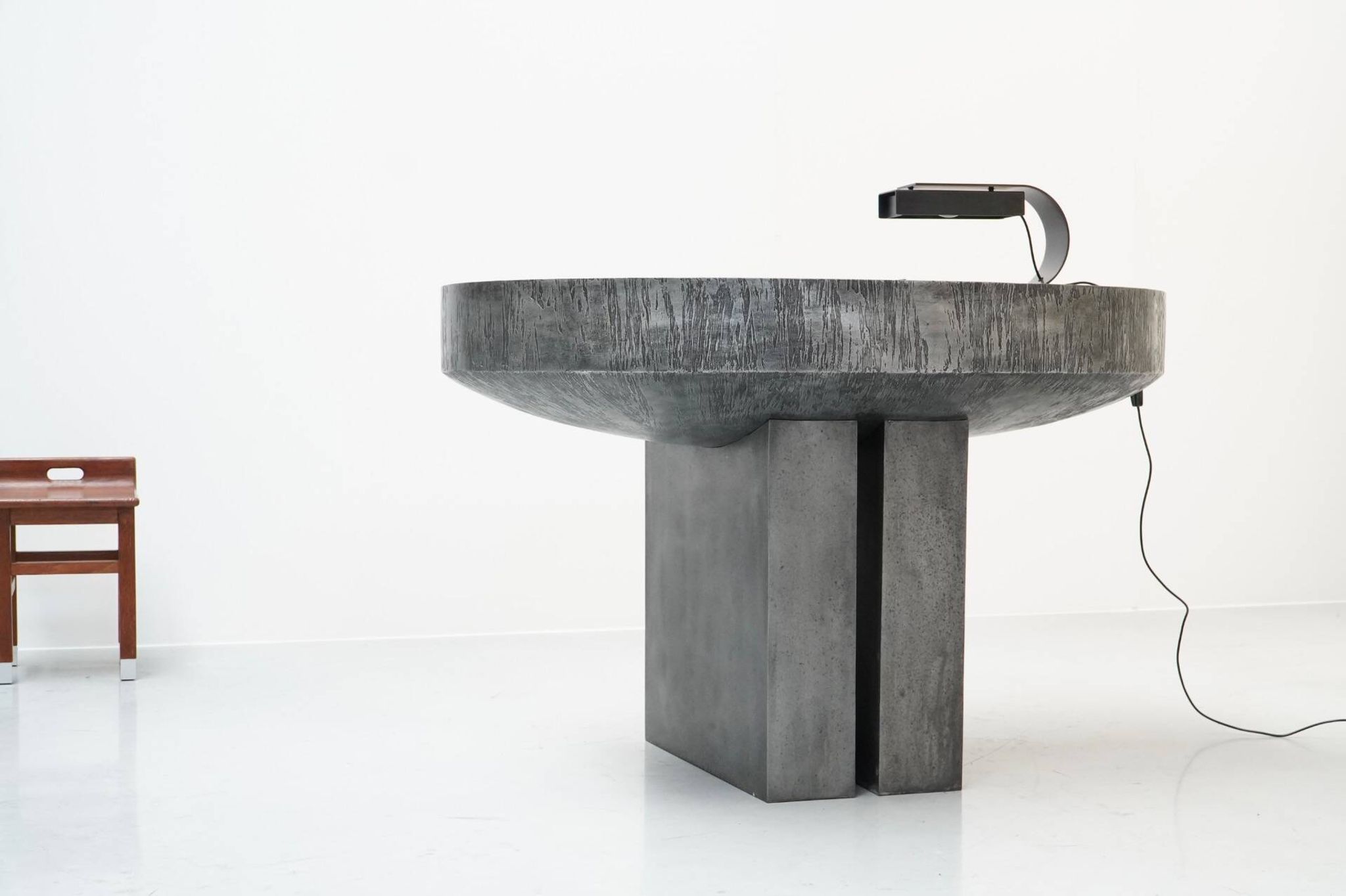 Roger Bonduel, Table Console en Acier Gravé à la Main