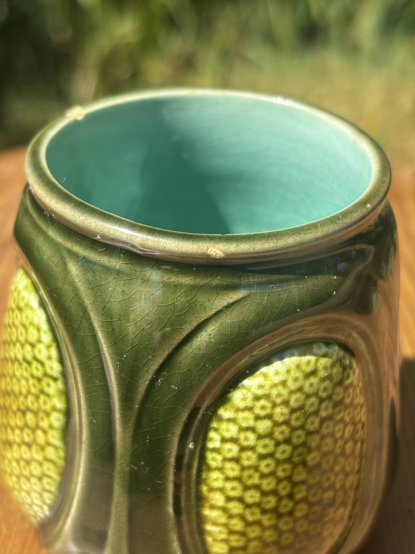 Pretty little antique pot, Majolica Sarreguemines green slipware.