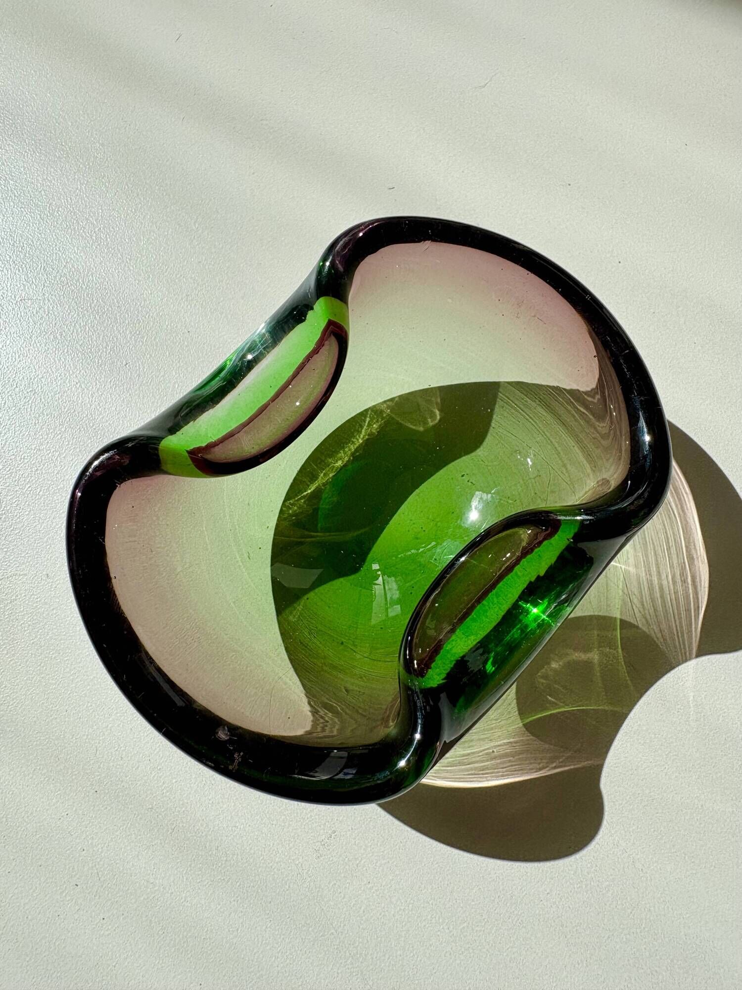 Ashtray / trinket dish in green and pink attributed to Murano 1950/60.