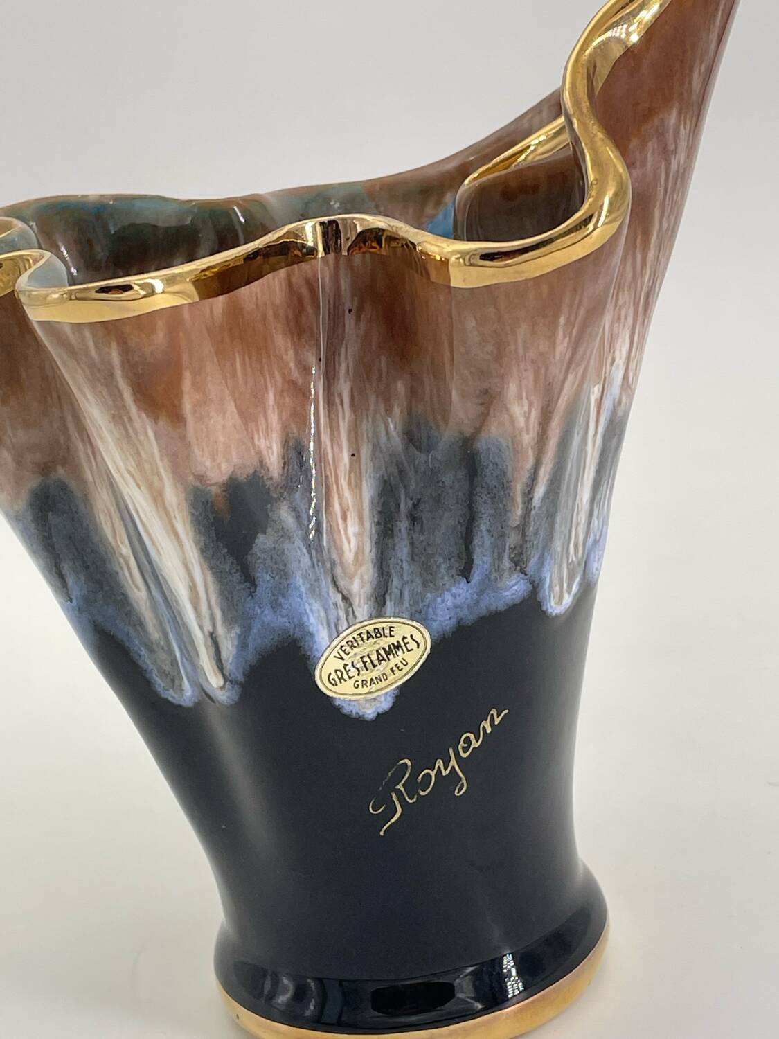 Vase en céramique vintage en forme de flamme