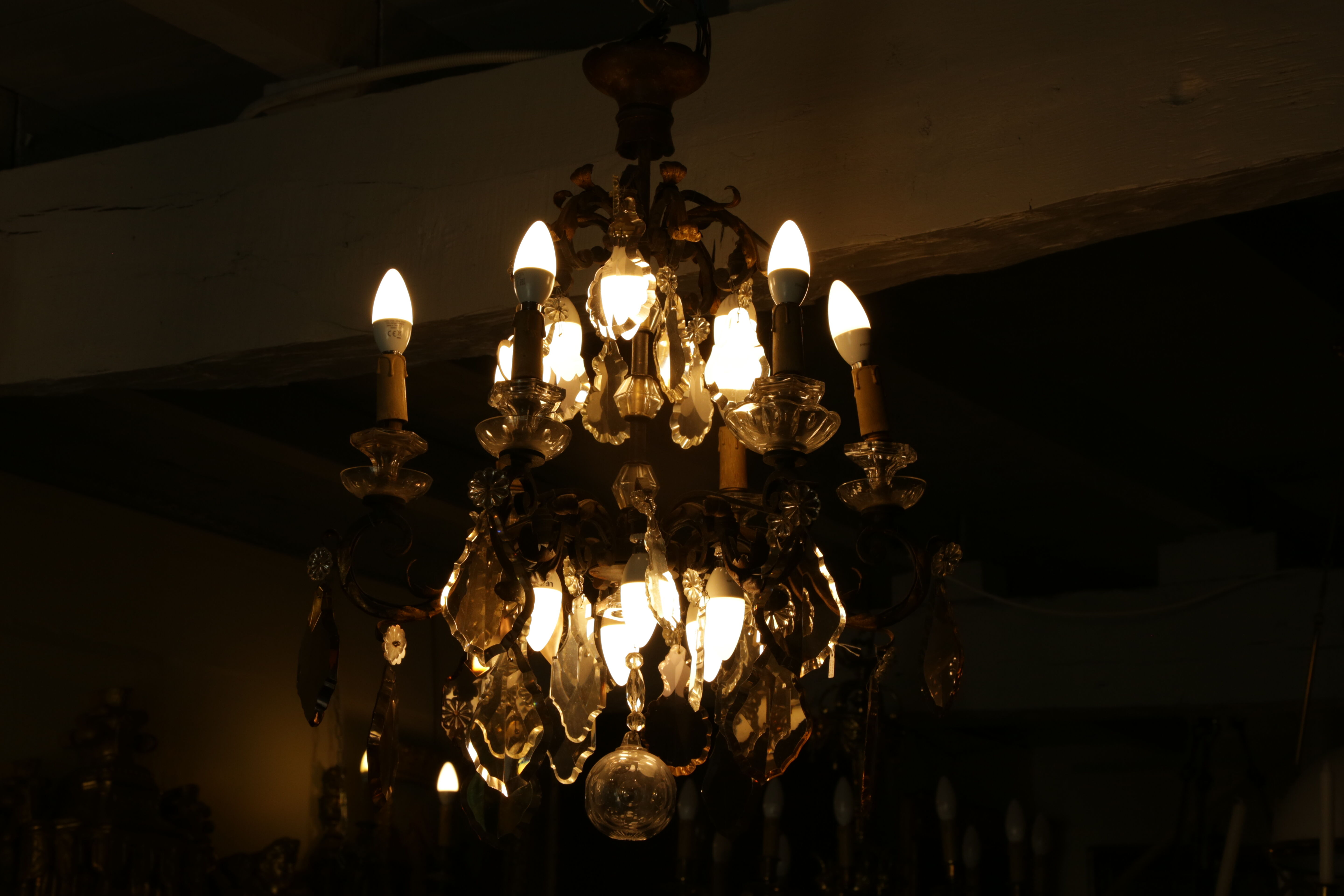 Chandelier hanging from the eighteenth century, Crystal white and amber, bronze and gilded wrought iron