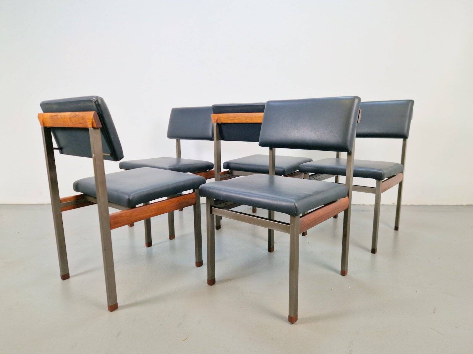 Pali Dining Chairs and Table by Louis van Teeffelen for Wébé, 1960s, Set of 6