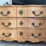 Wooden chest of drawers
