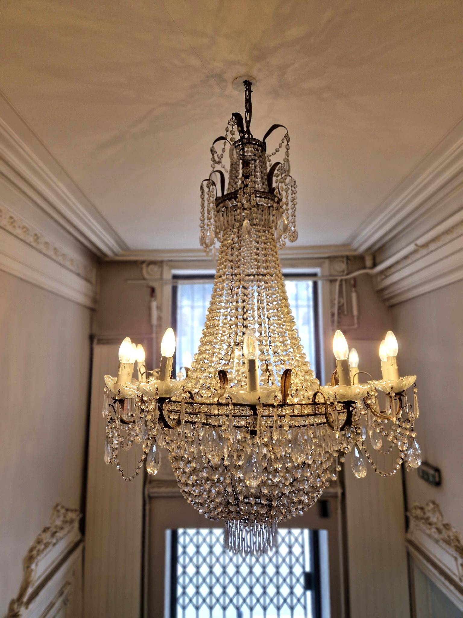 High-end crystal chandelier – Haussmannian style – prestigious piece