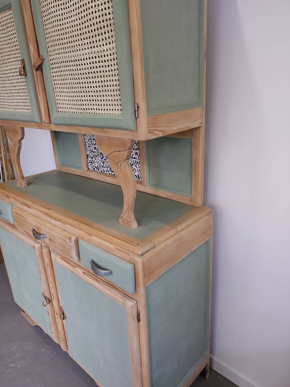 Mado style sideboard