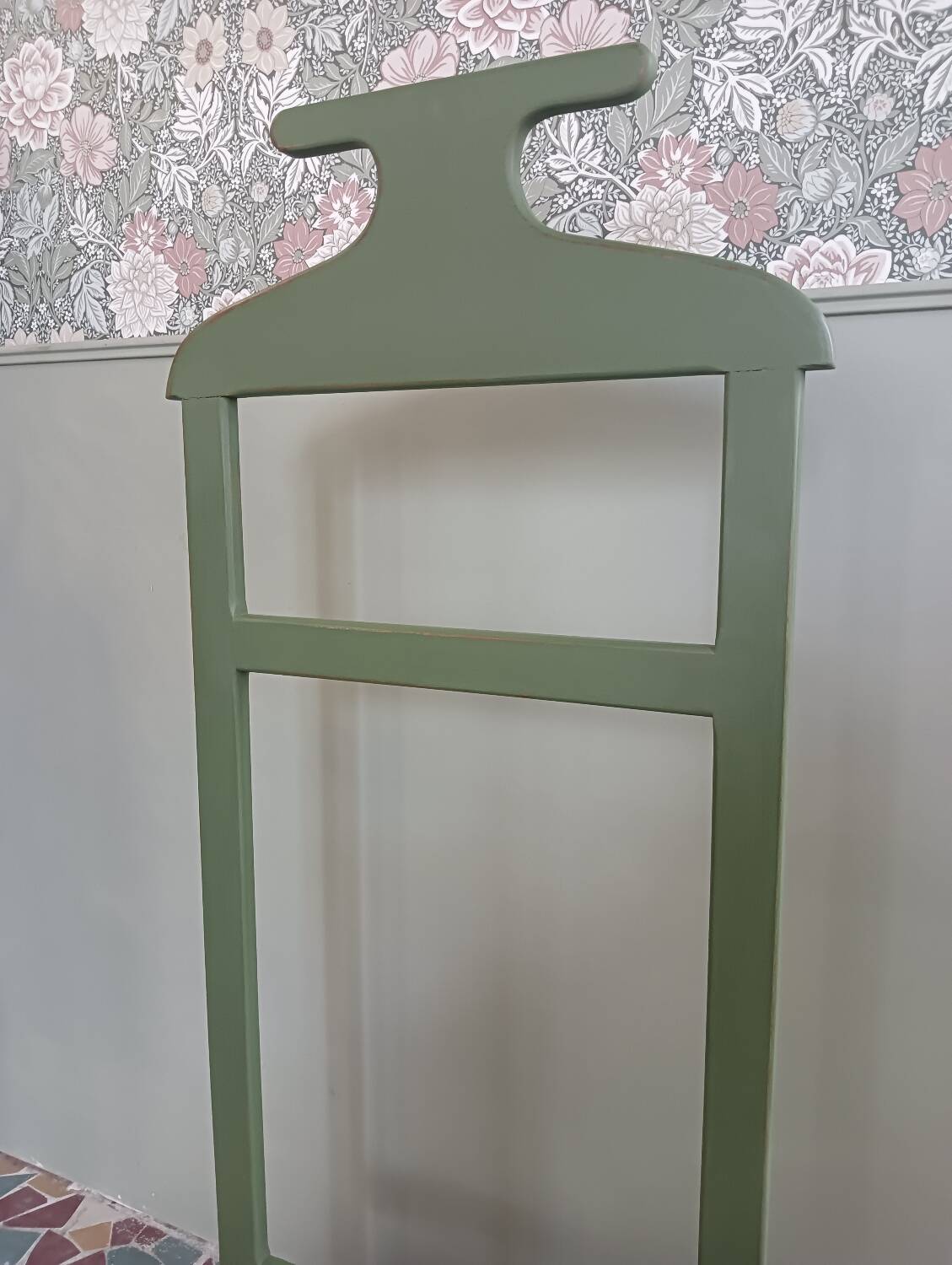 Olive green valet