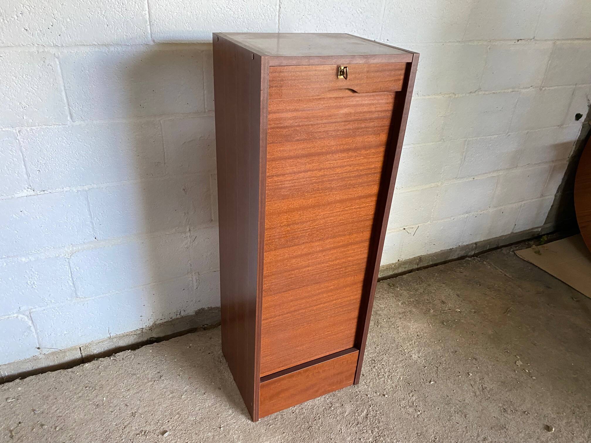 Storage craft cabinet n2 curtain binder 1980