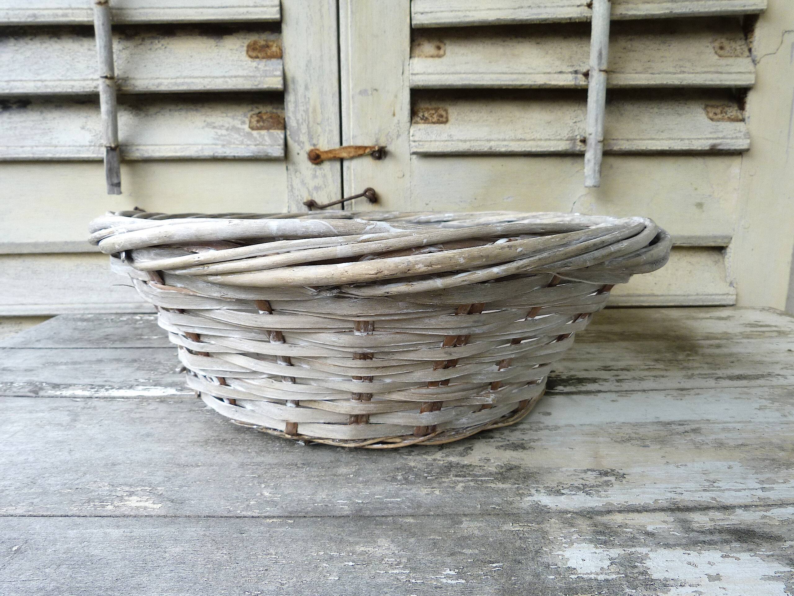 Pair of wicker baskets with transparent lining