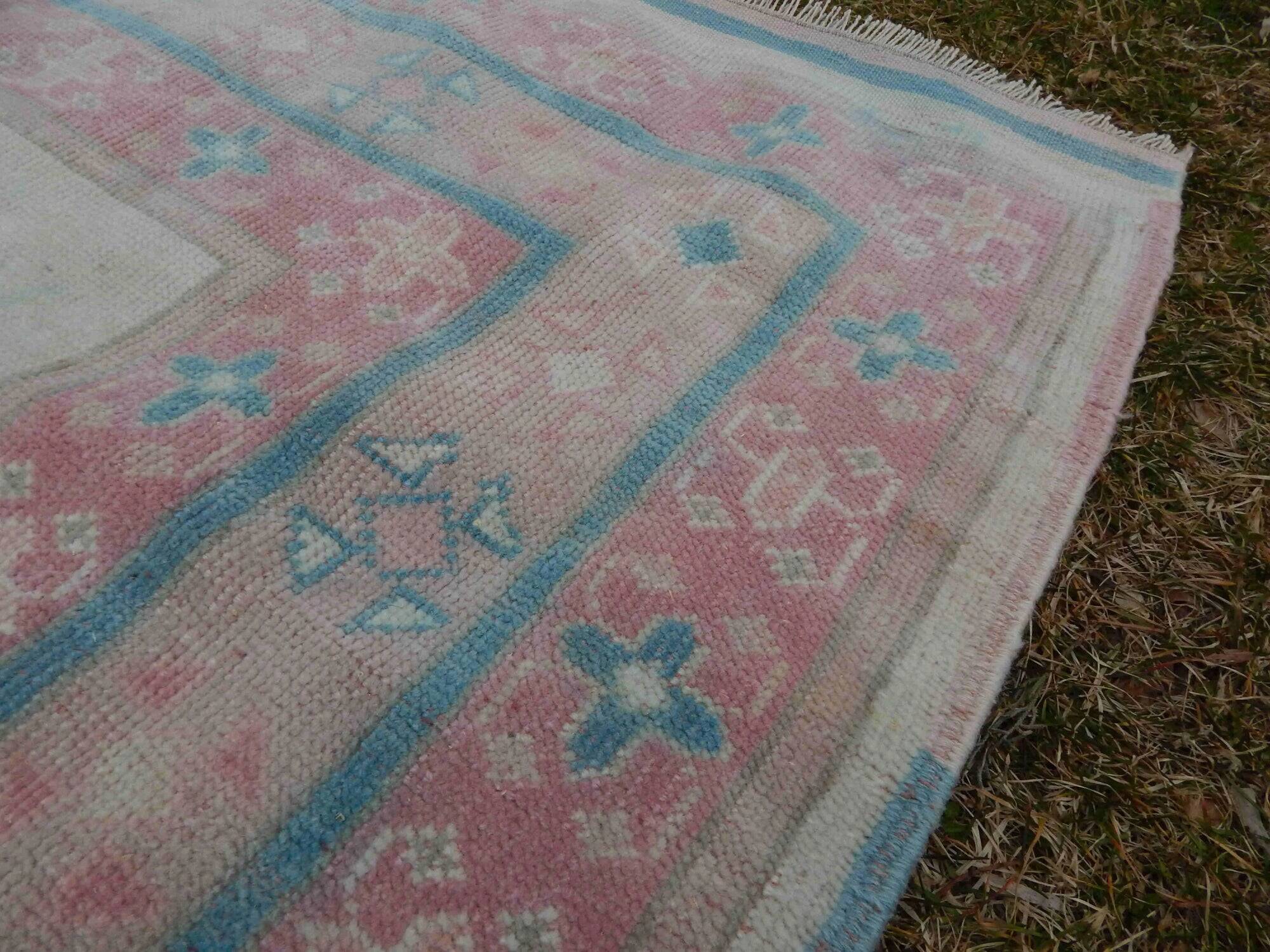 Vintage Turkish handmade rug 151x205 cm