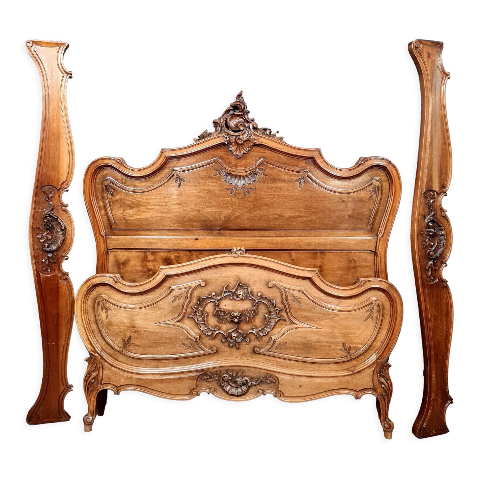 Centre bed Louis XV Baroque curved walnut circa 1850
