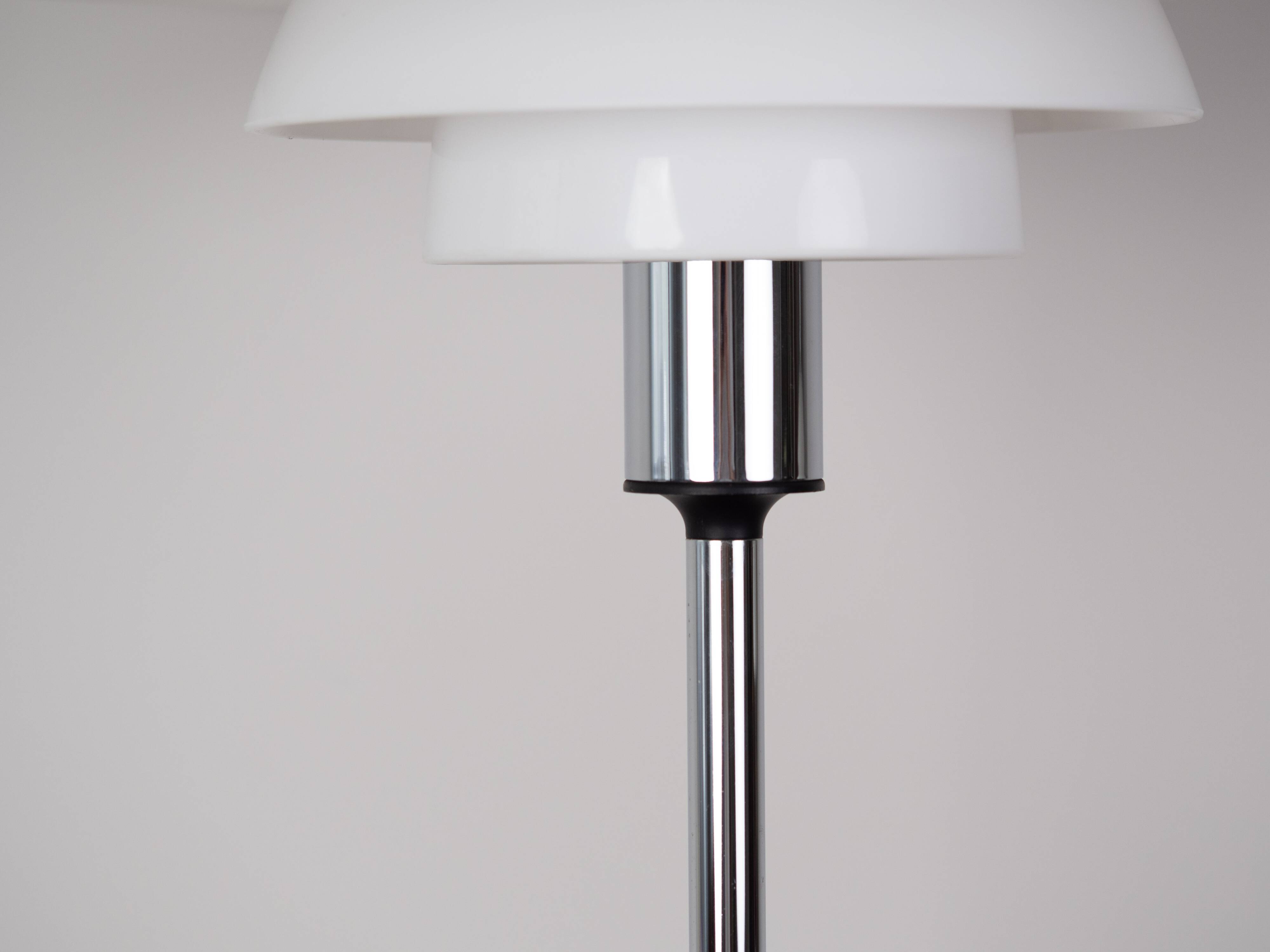 Lampe de table vintage PH 80 danoise par Poul Henningsen, Louis Poulsen, 1974