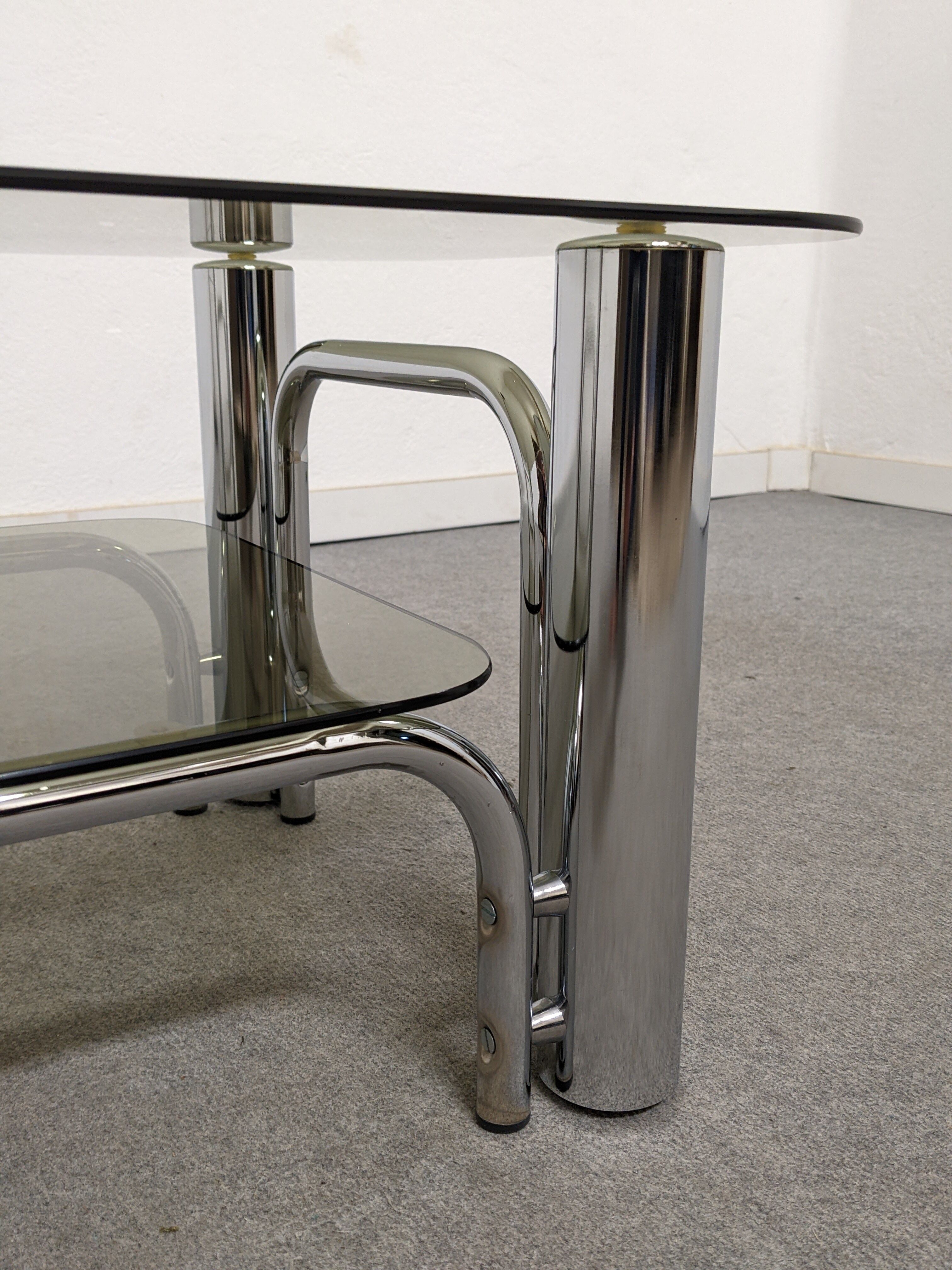 Space age coffee table from the 60s/70s