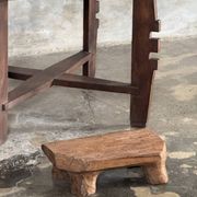 Coffee table, petite table basse indonésienne ancienne moderniste en teck