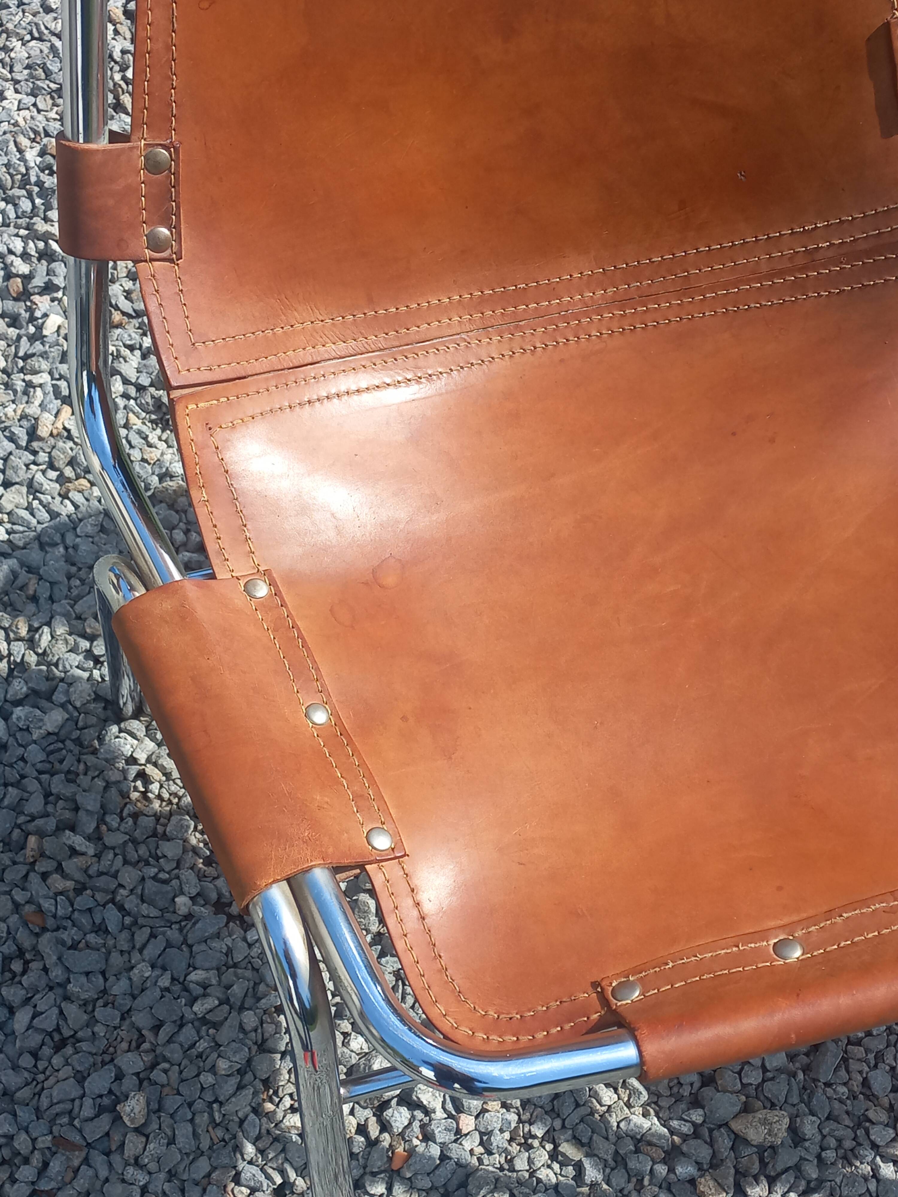 Paire de chaises design de Charlotte Perriand pour les Arcs