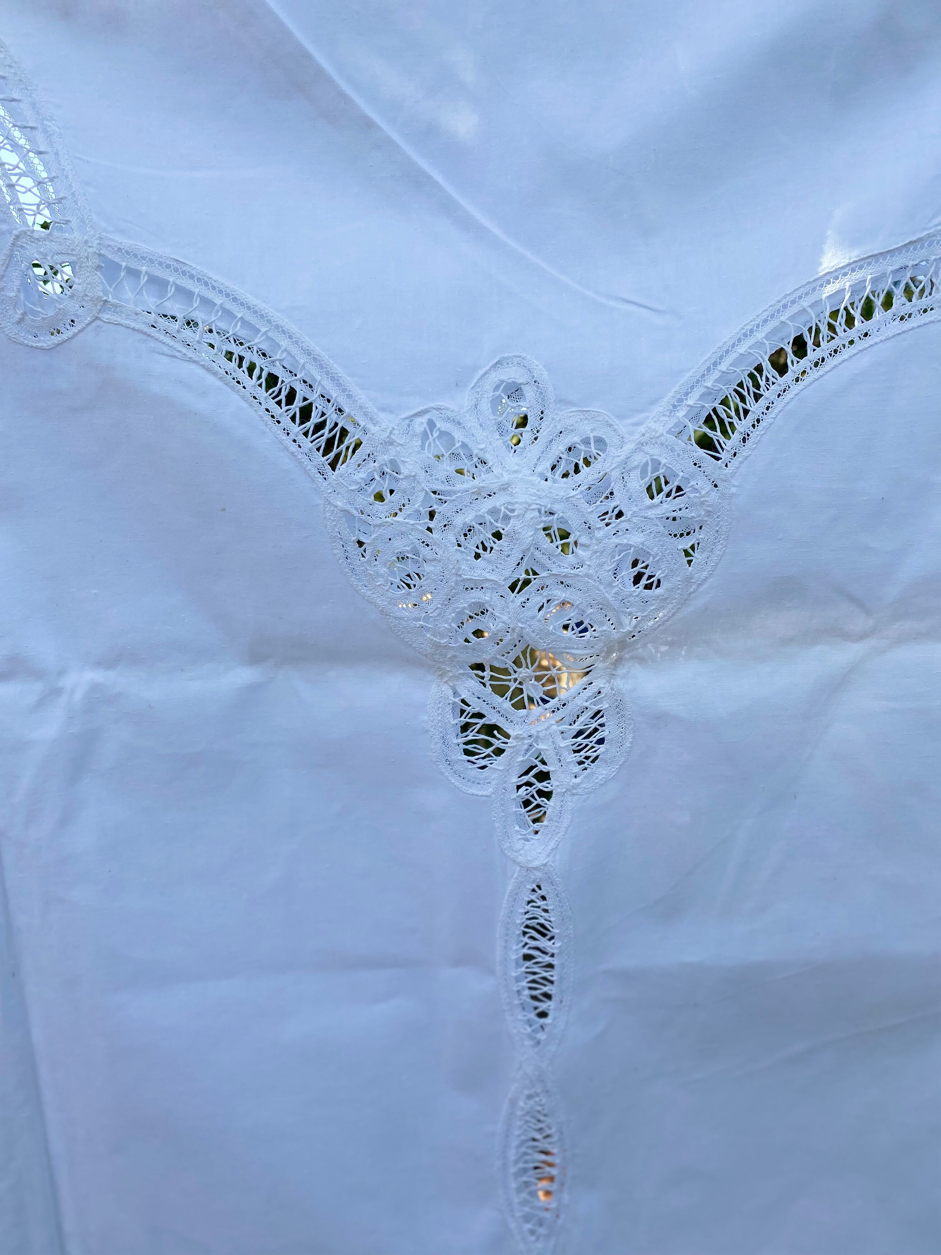 Nappe ronde broderie