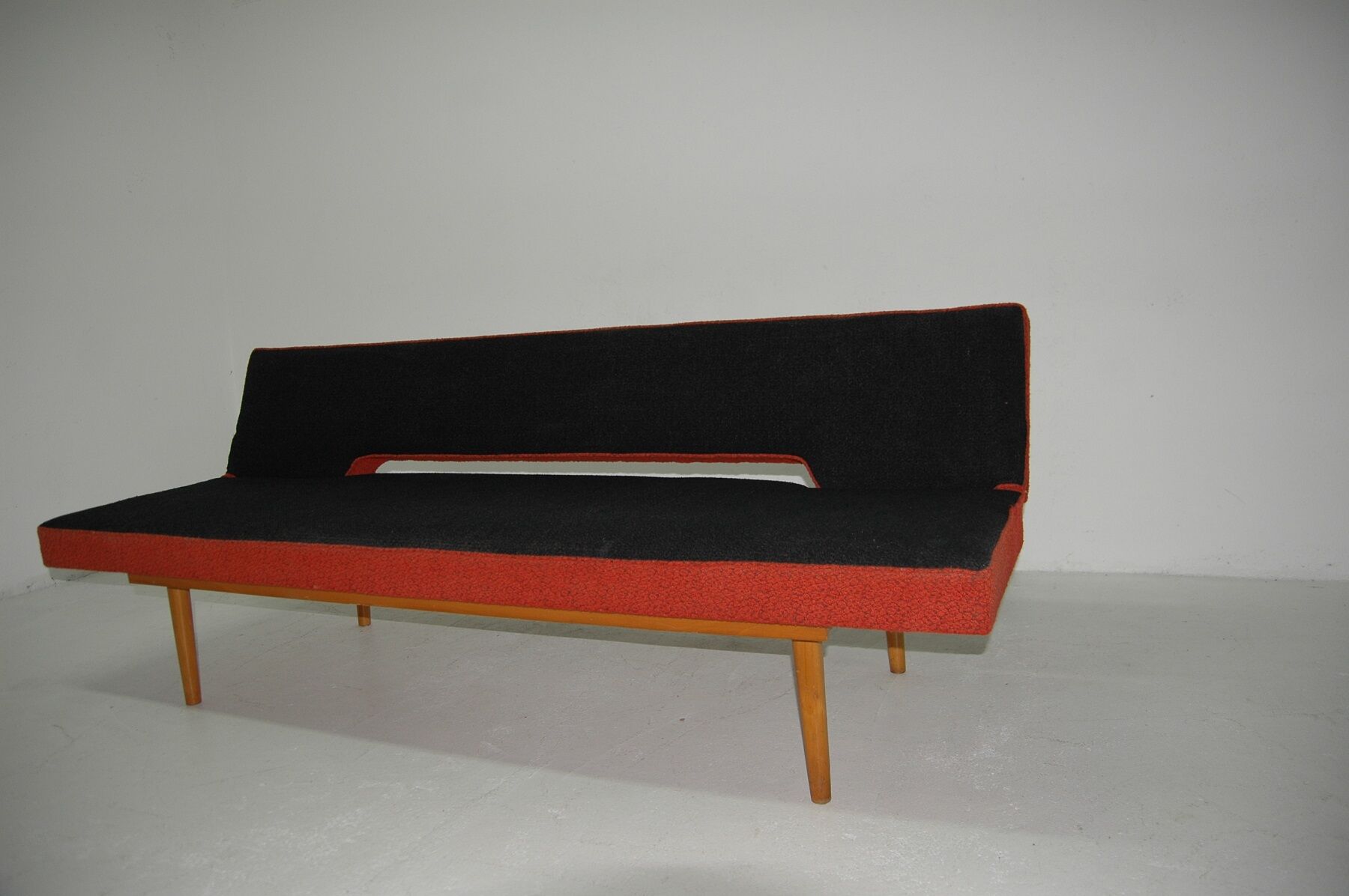 Sofa by Miroslav Navrátil, 1960s, Czechoslovakia