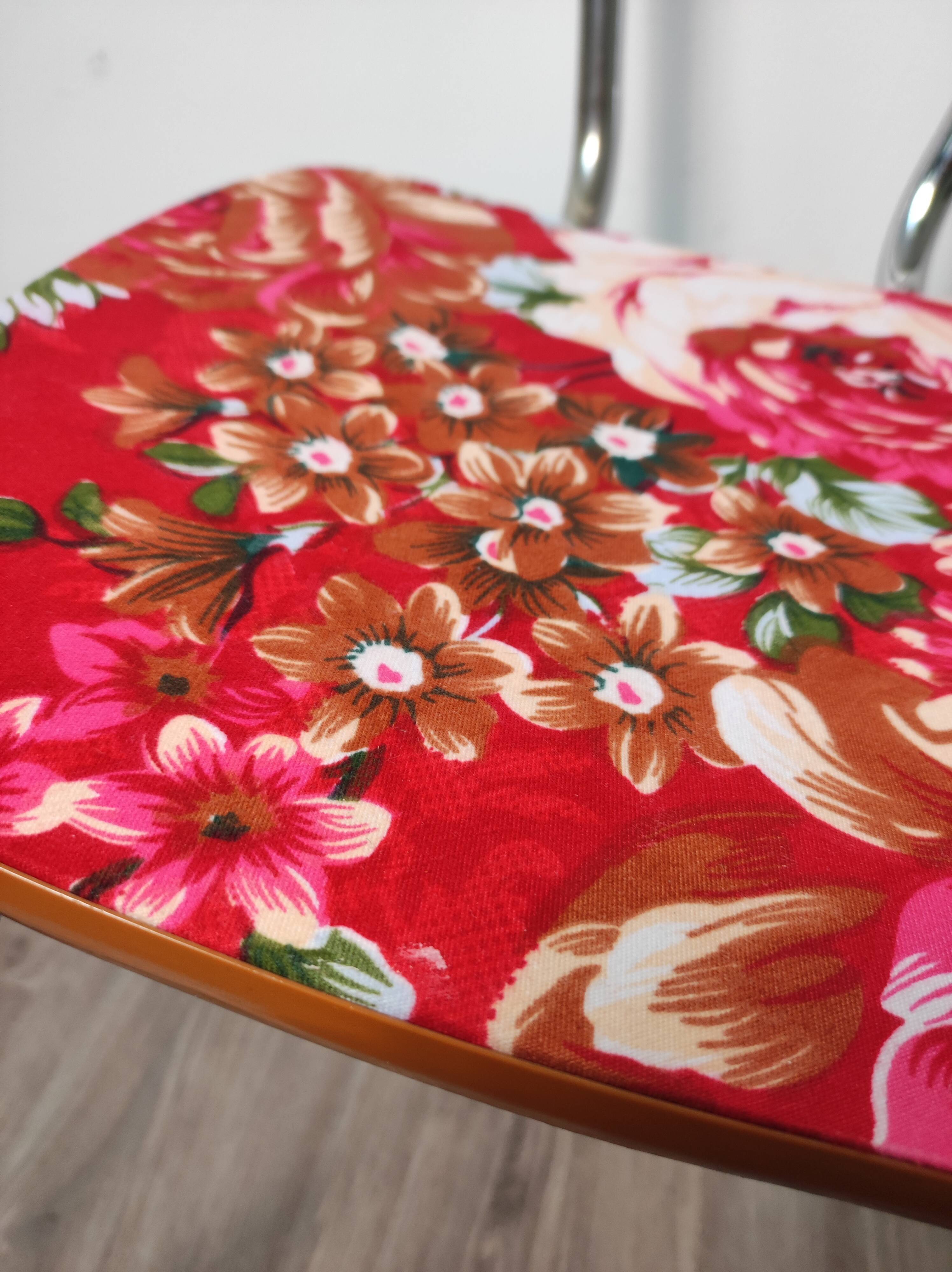 Tubular fabric chair