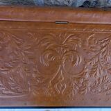 Coffre en bois et cuir
