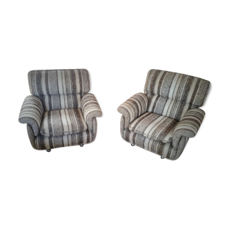 Paire de fauteuils design italien années 70