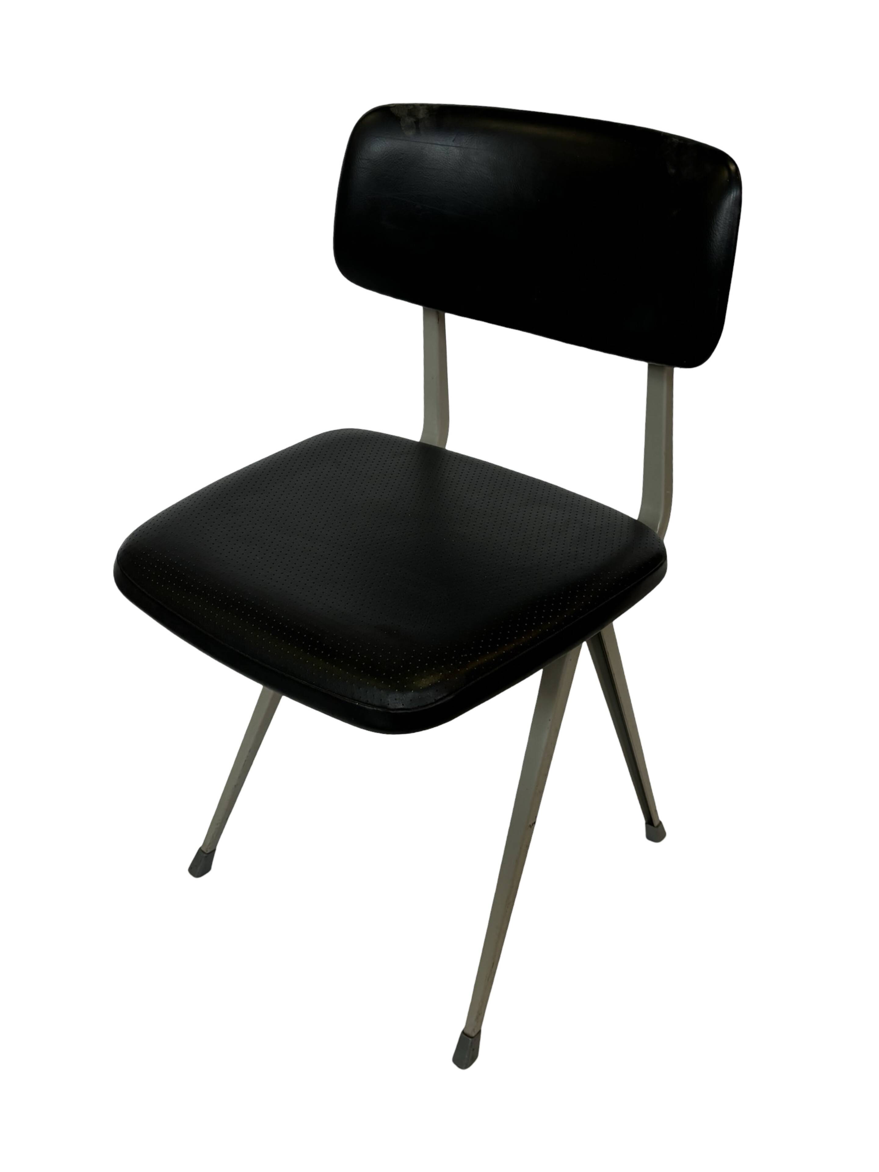 Friso Kramer Result Ahrend chair by Ahrend de Cirkel Dutch Design