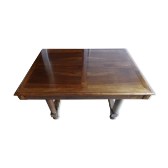 Table rectangulaire en noyer