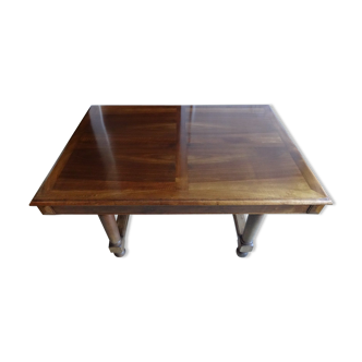 Rectangular table in Walnut