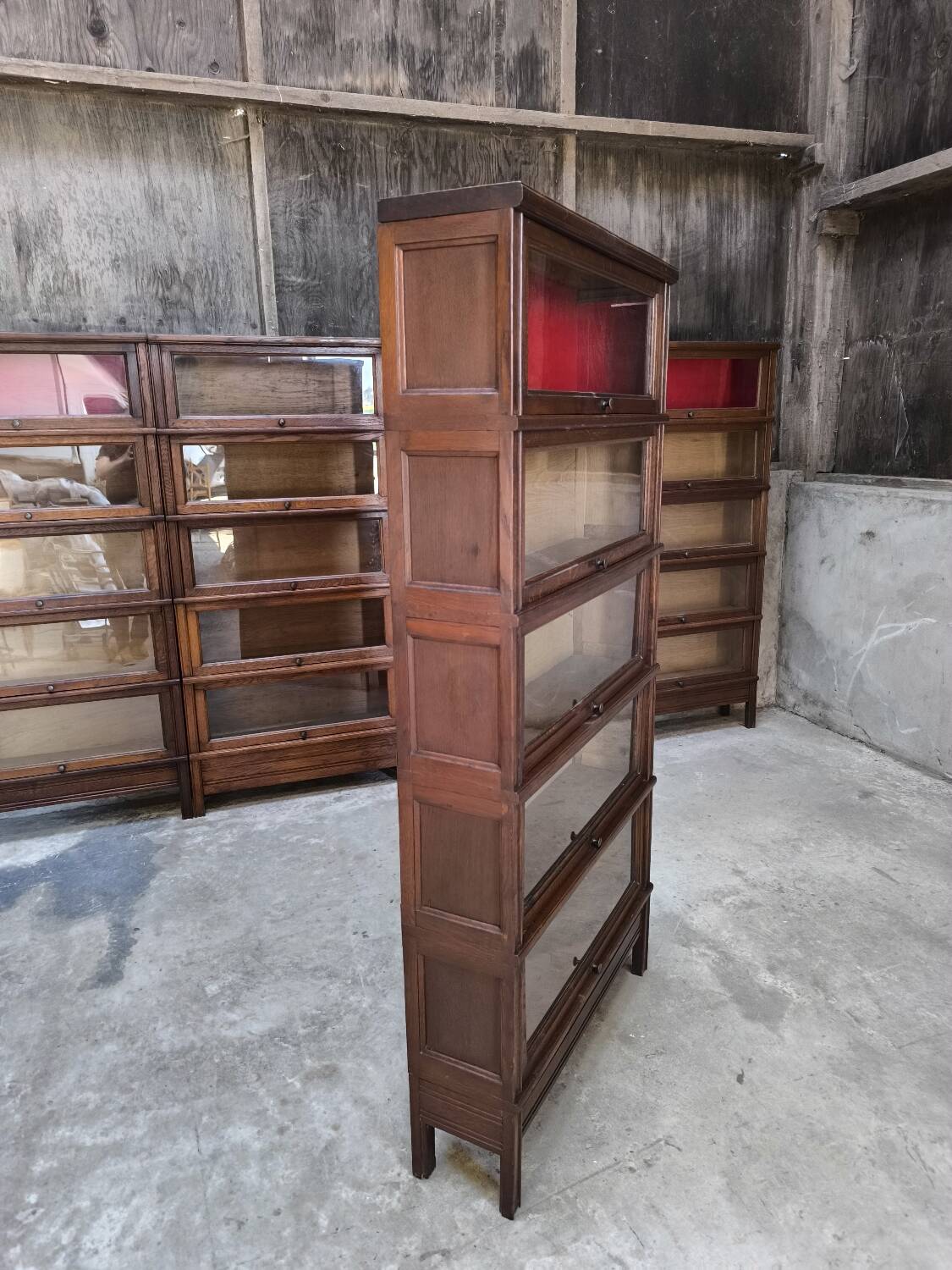 Oak display cabinet MD 1900