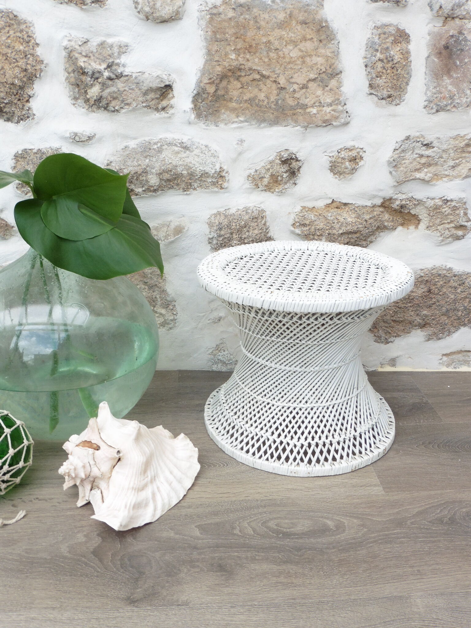 Diabolo rattan stool