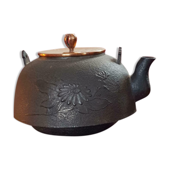 Cast iron teapot from Japan