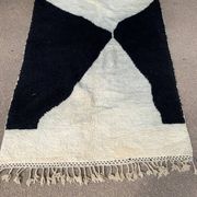 Moroccan rug in natural wool 250cm x 150cm