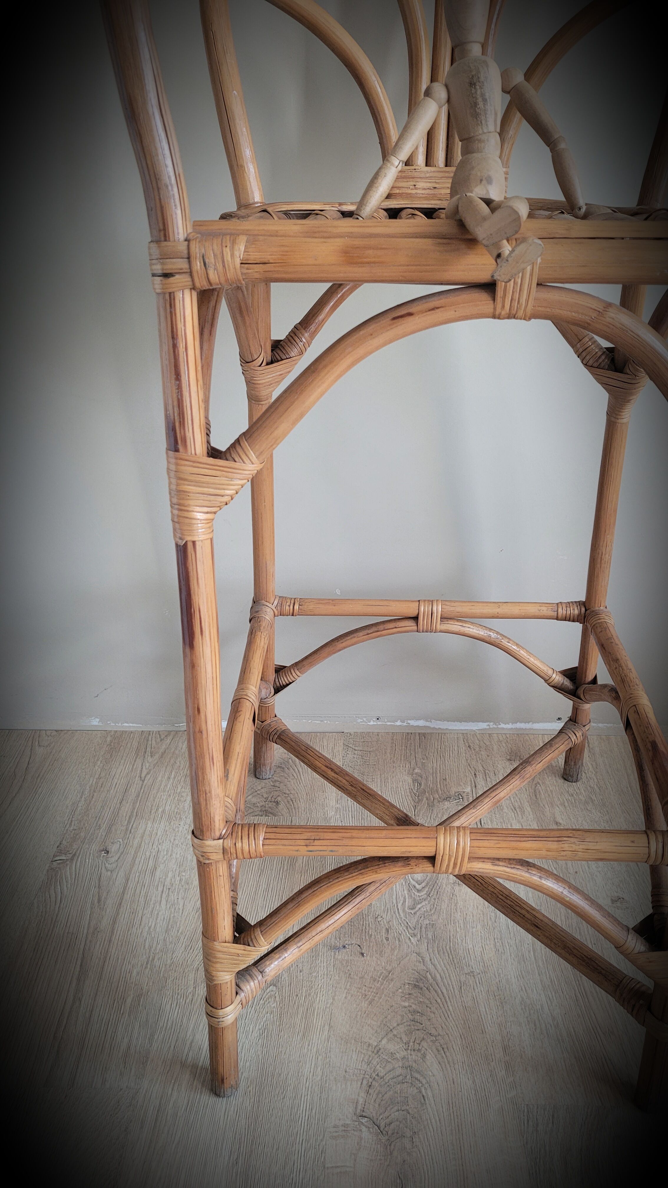 High bar rattan stool