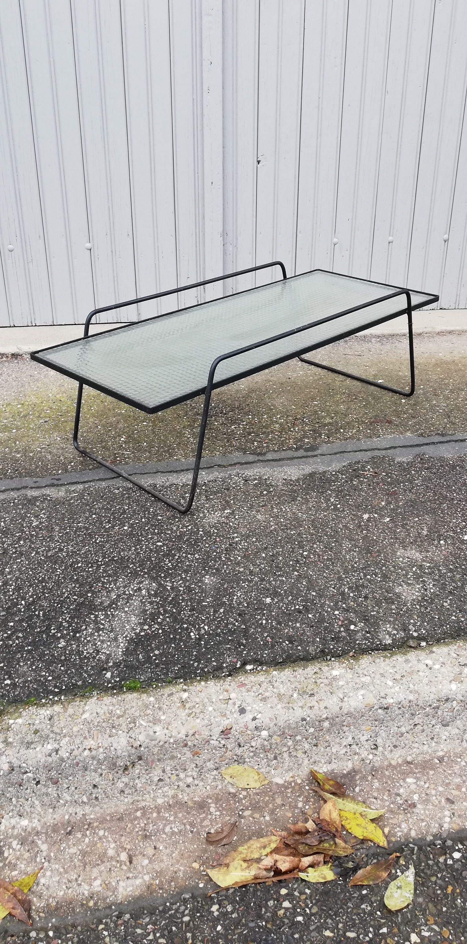 Table basse vintage fer forgé et verre